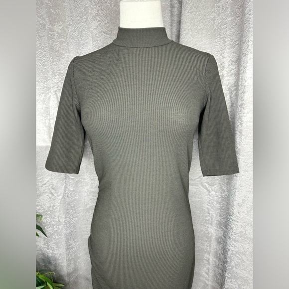 Zara Women’s Mock Neck Ribbed Side Ruching Midi Dress in Olive Sz S - Picture 2 of 11